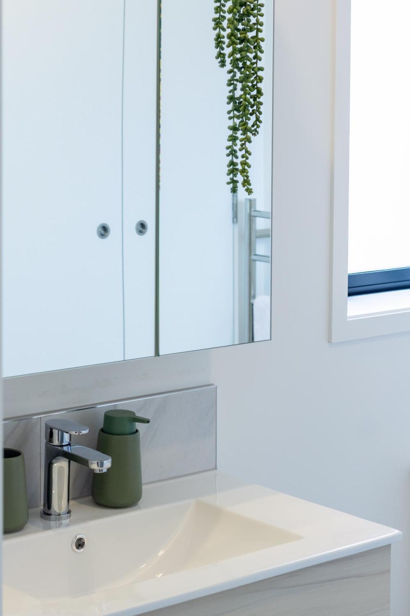 Upper Studio Perfection: 8 Wilmer St. Gem Christchurch Esterno foto